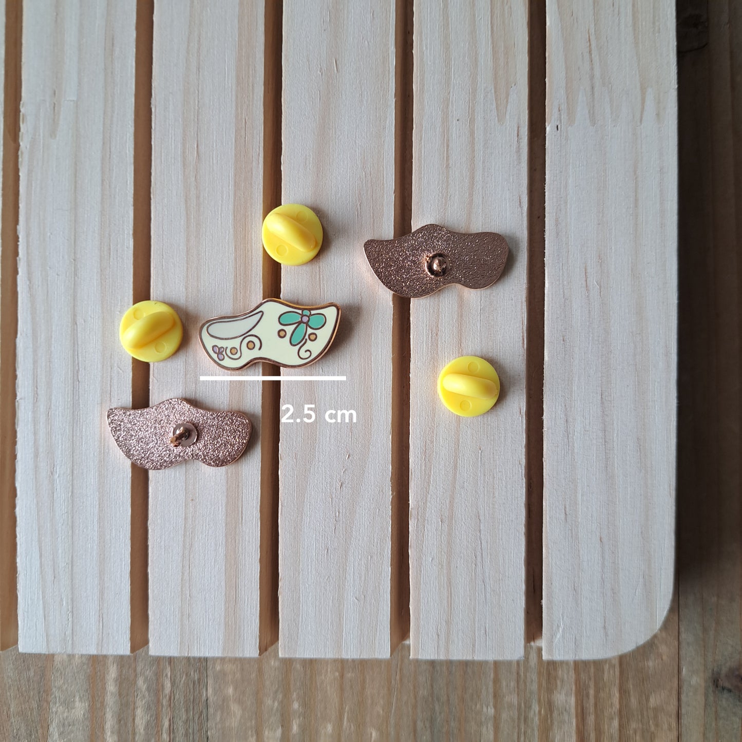 Enamel Pin | Clog